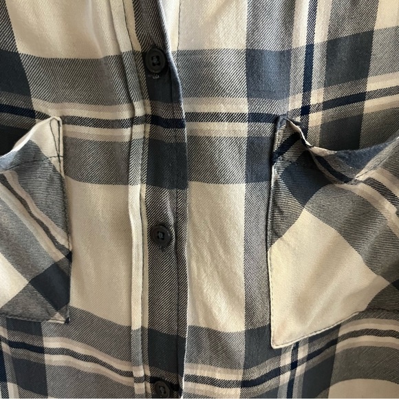 Kismet Plaid Button Down Long-sleeve Shirt Size Large Blue/White GUC - Picture 3 of 8